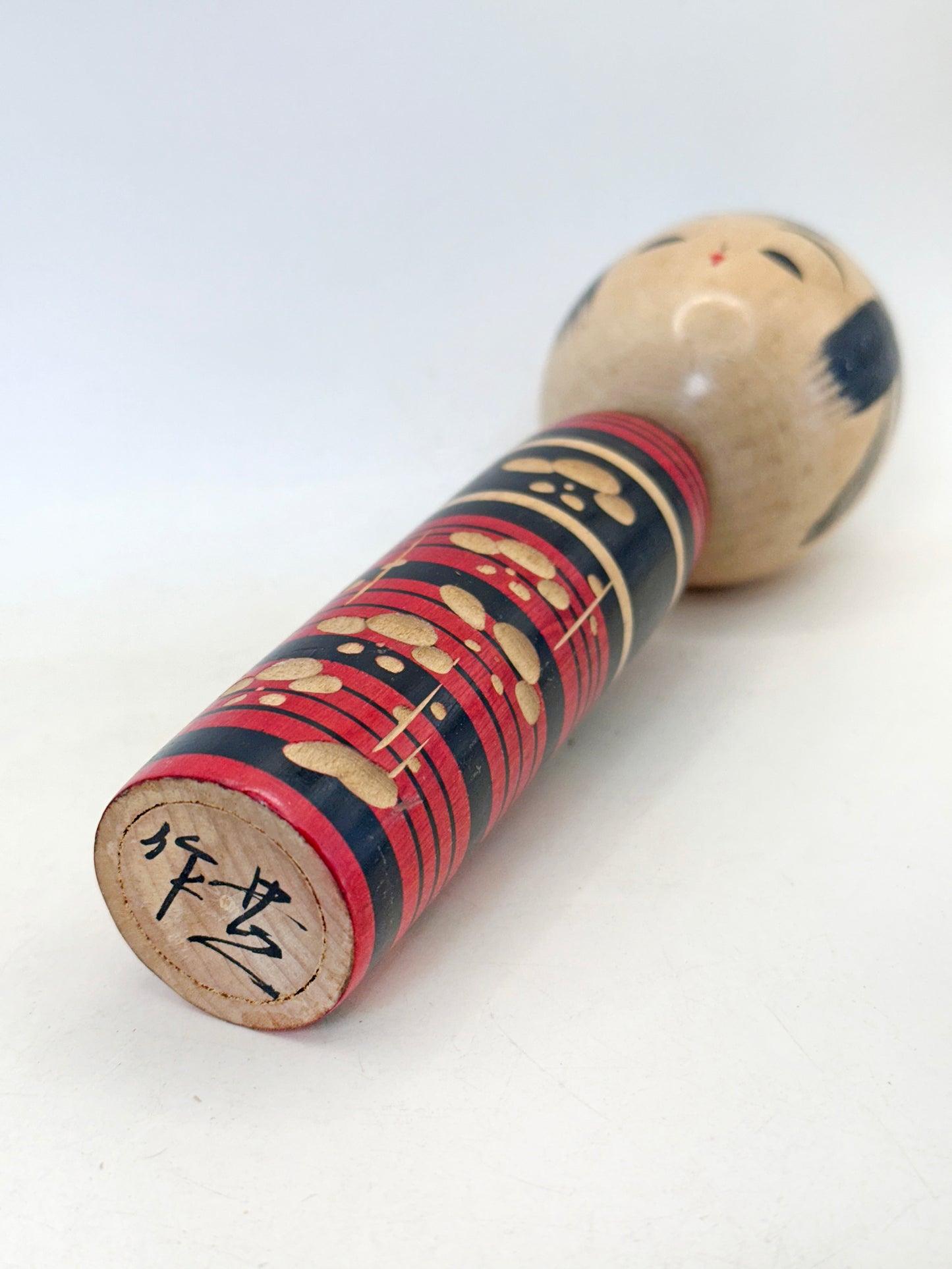 K18148 - Kokeshi Shingata par Chuji Kudo 工藤忠二
