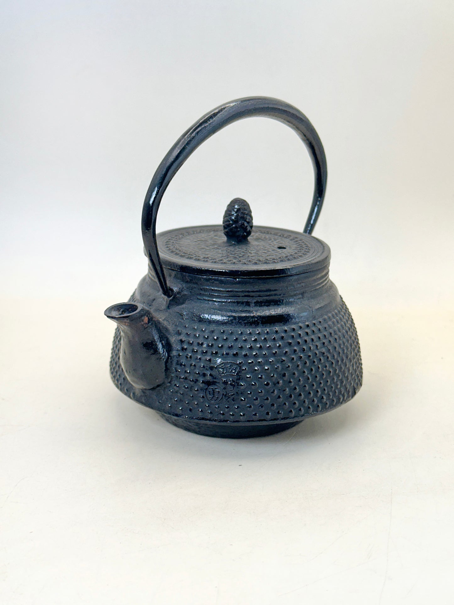 TC92 - Nanbu Tekki Cast Iron Teapot 南部鉄器