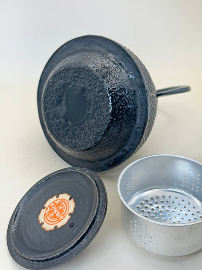 TC92 - Nanbu Tekki Cast Iron Teapot 南部鉄器