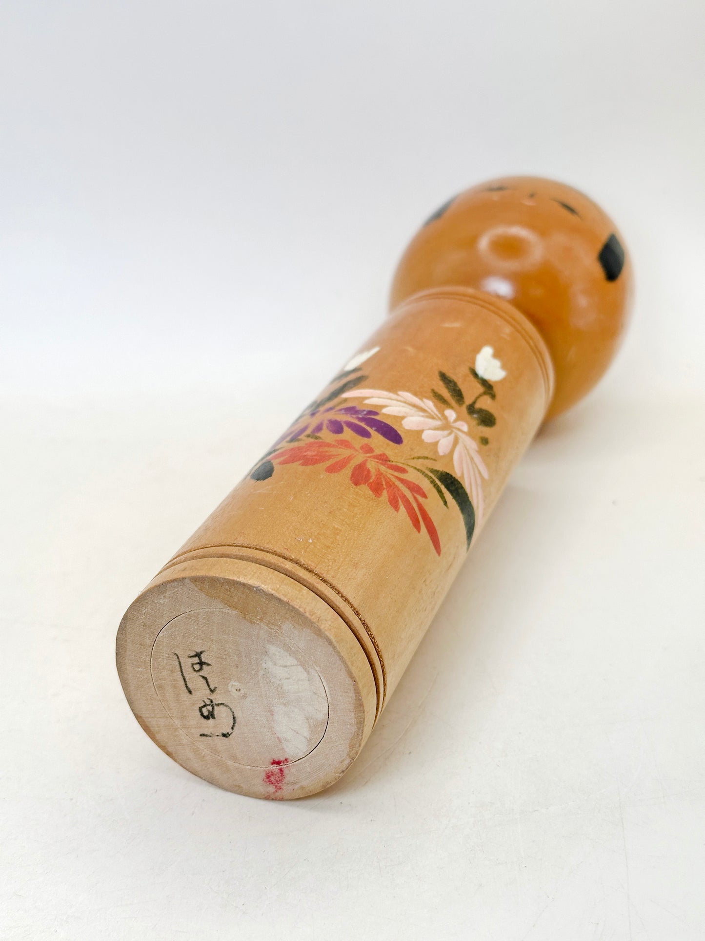 K25156 - Sōsaku Kokeshi par Takahashi Hashime 髙橋はしめ
