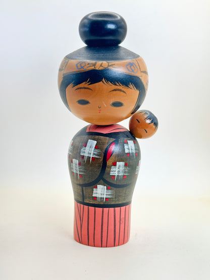 K18122 - Sosaku Kokeshi by Hajime Miyashita 宮下はじめ – “Oshin”