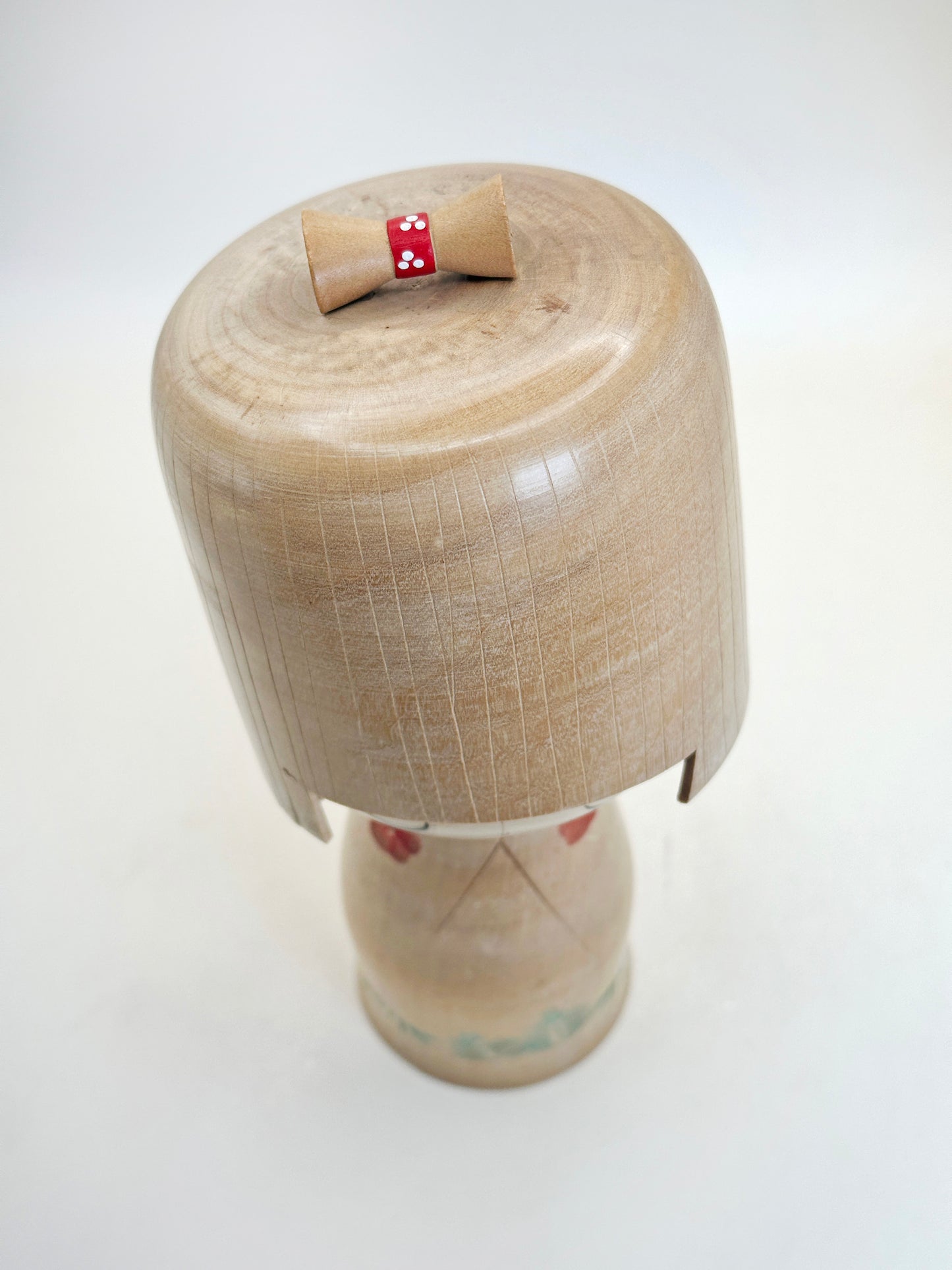 K20108 - Sosaku kokeshi by Ueda Izumi 值田和泉