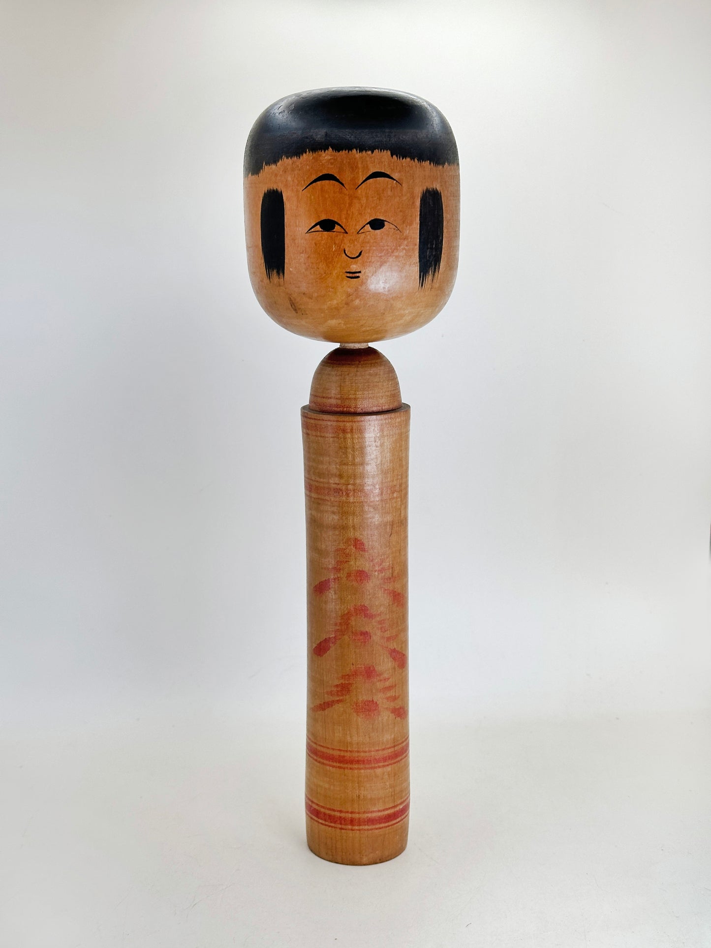 K30036 - Kokeshi Hijiori par Ushizō Sato 佐藤丑蔵