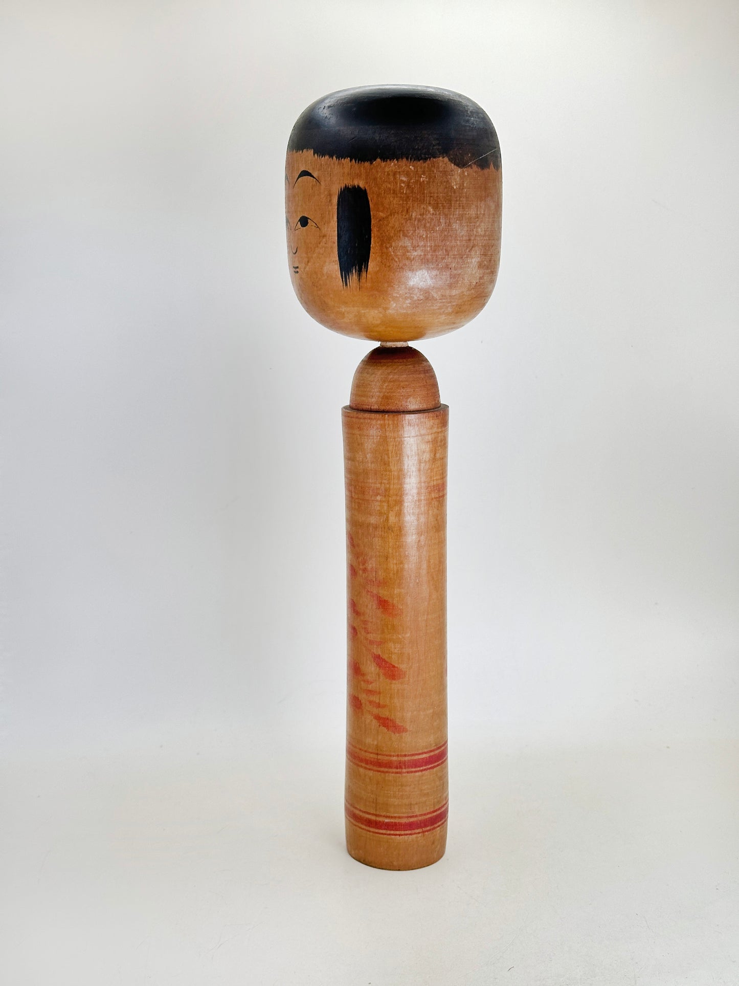 K30036 - Kokeshi Hijiori par Ushizō Sato 佐藤丑蔵