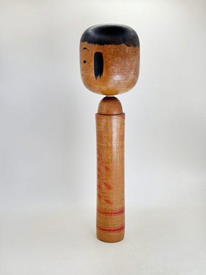 K30036 - Kokeshi Hijiori par Ushizō Sato 佐藤丑蔵