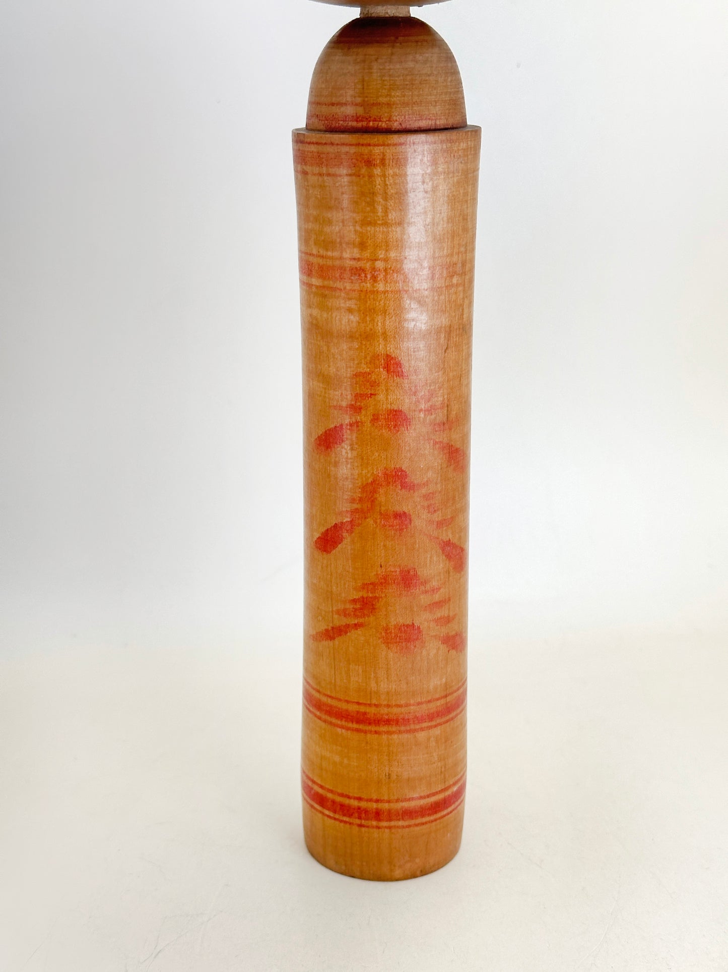 K30036 - Kokeshi Hijiori par Ushizō Sato 佐藤丑蔵