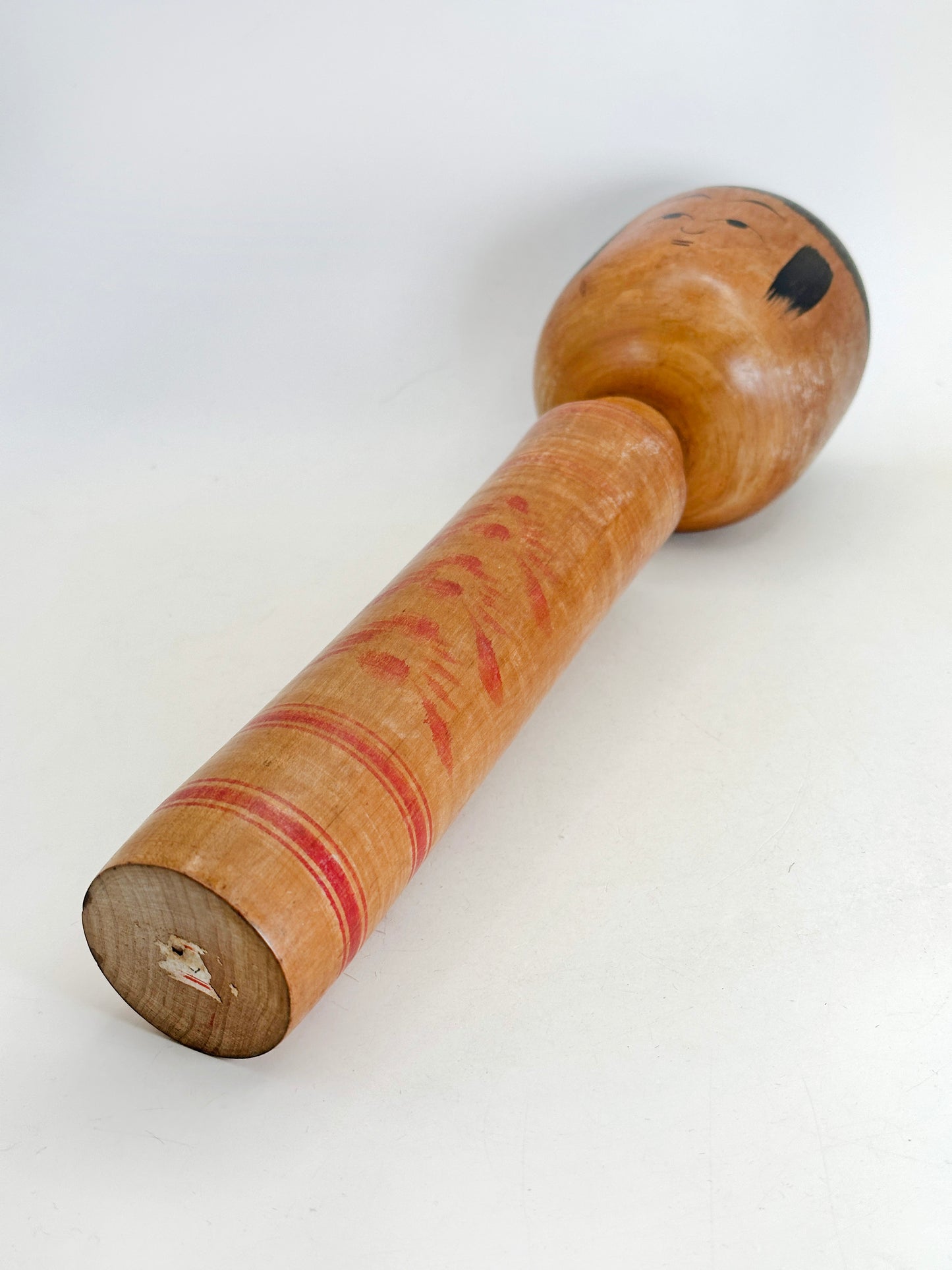 K30036 - Kokeshi Hijiori par Ushizō Sato 佐藤丑蔵