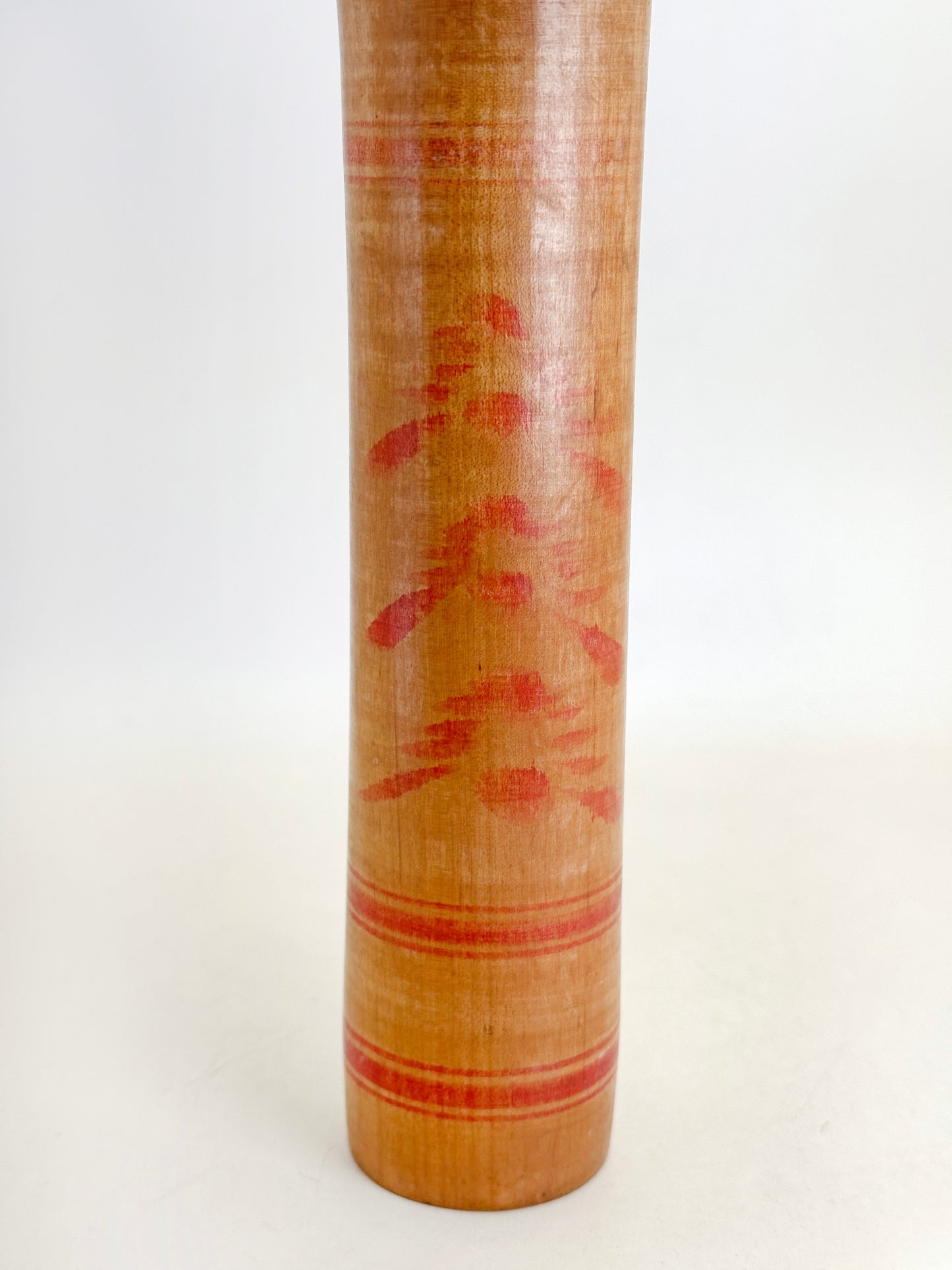 K30036 - Kokeshi Hijiori par Ushizō Sato 佐藤丑蔵