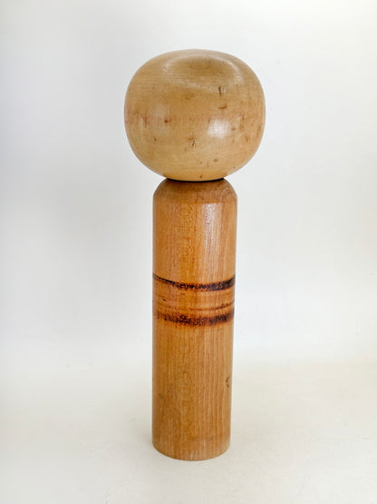 K25163 - Kokeshi Sōsaku par Eiko Shibata 柴田栄子