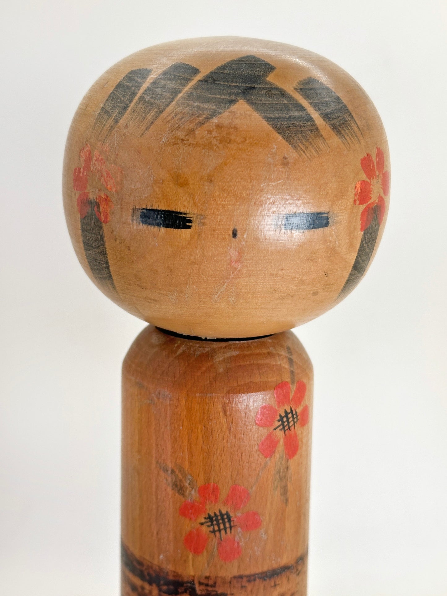 K25163 - Kokeshi Sōsaku par Eiko Shibata 柴田栄子