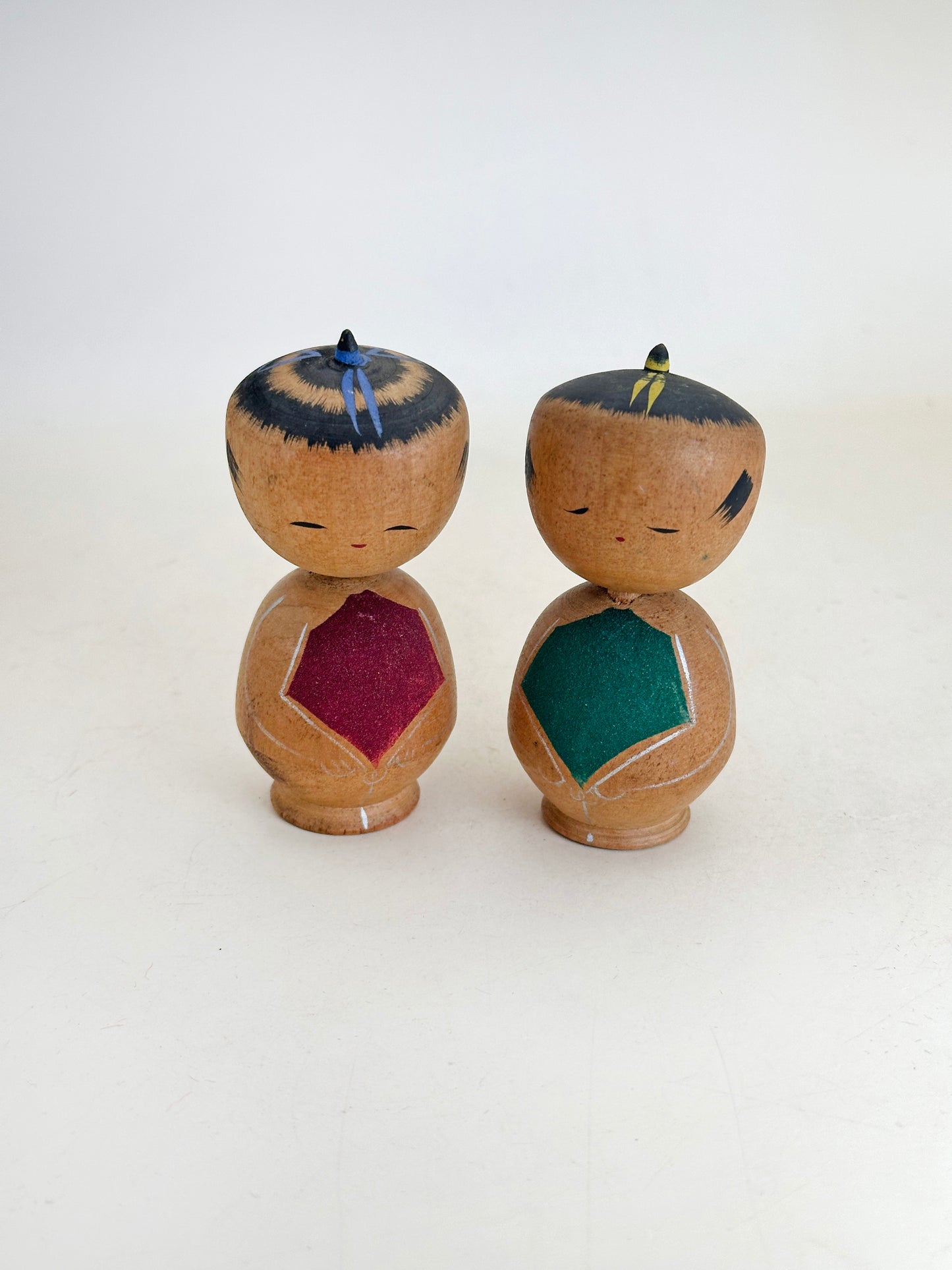 K10229 - Paire de Kokeshi Omiyage Kintarō 金太郎