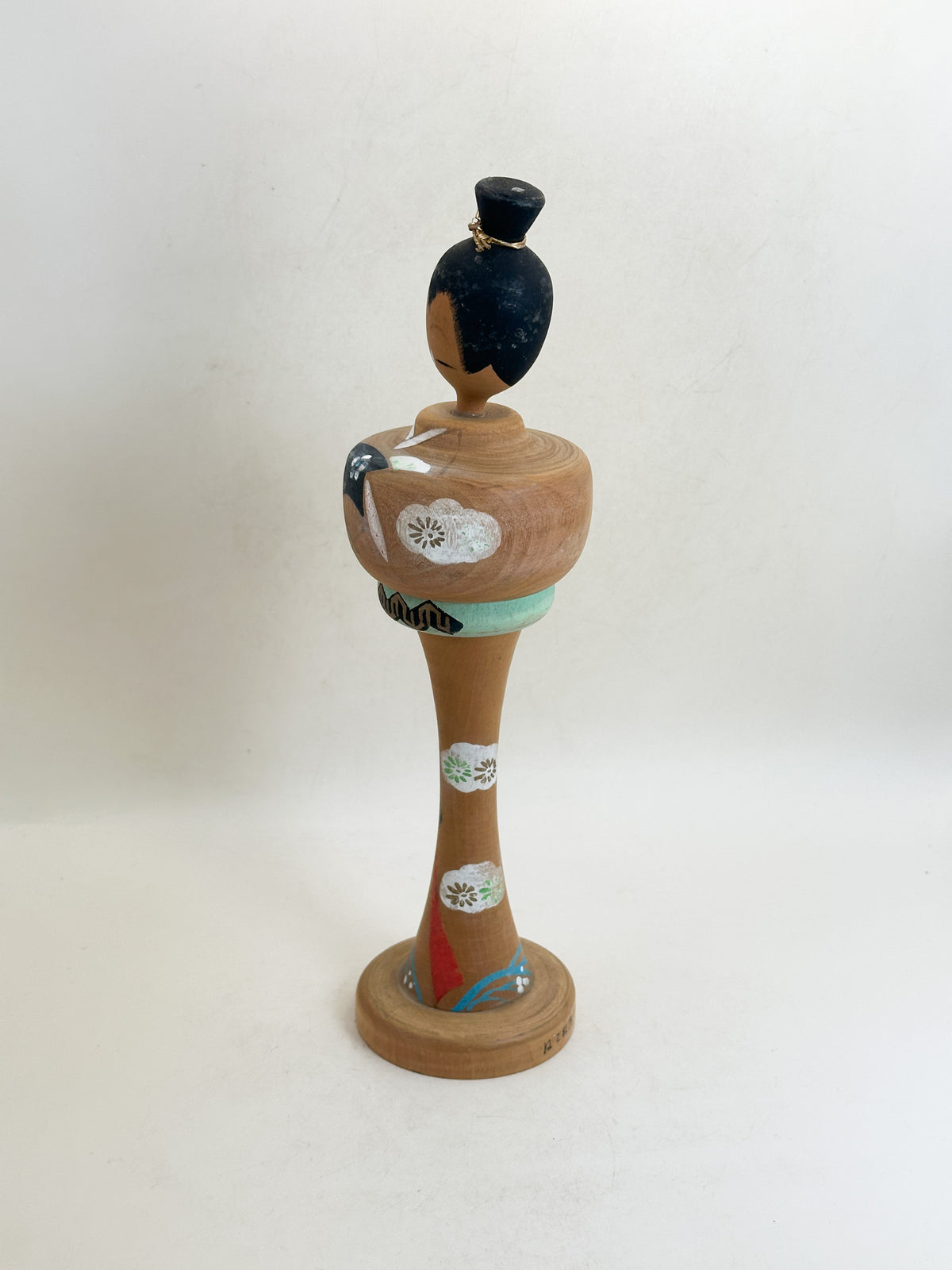K25227 - Sosaku Kokeshi by Hosaka Torao 保坂虎男
