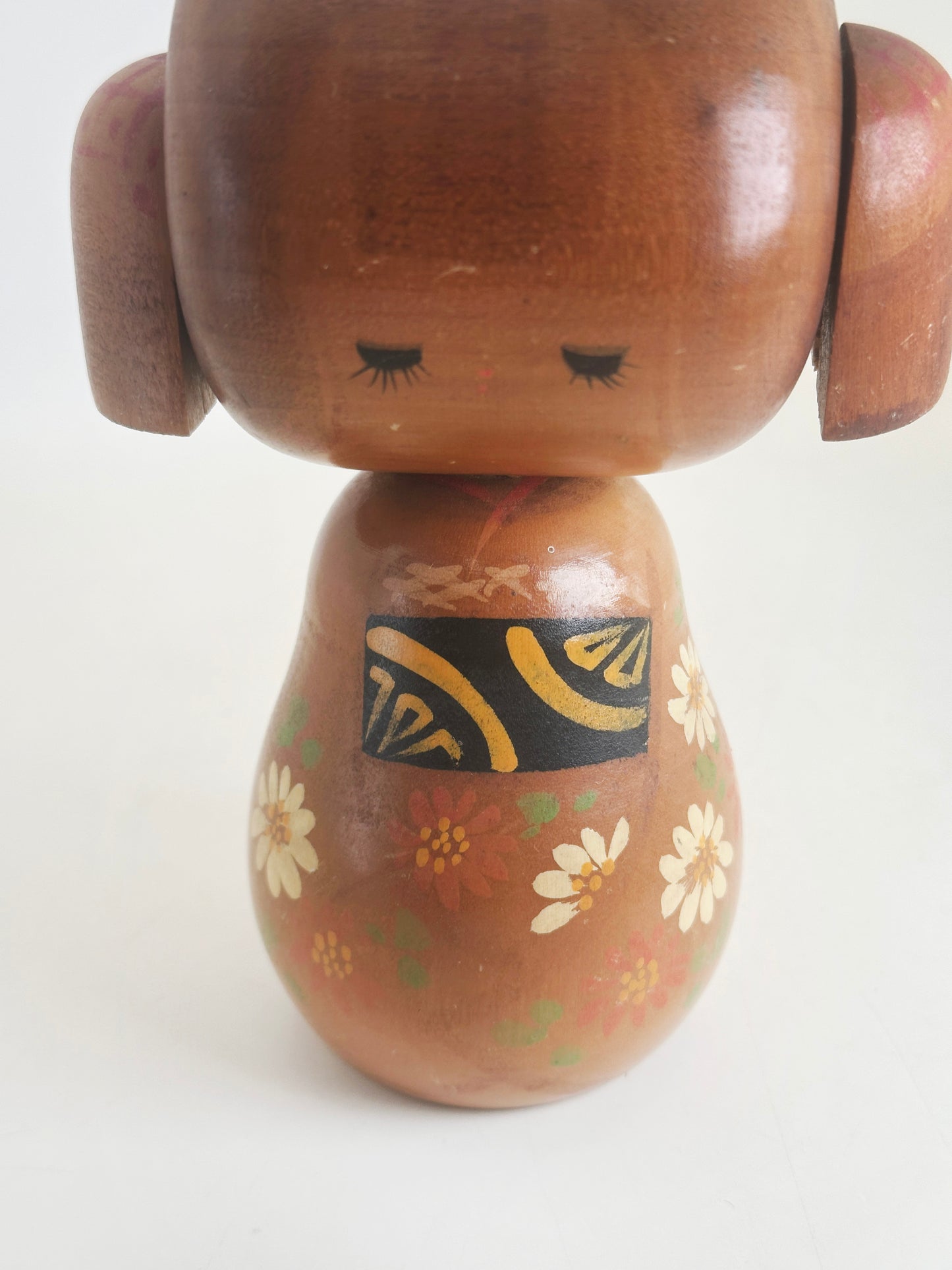 K15149 - Sosaku kokeshi de Hajime Miyashita 宮下はじめ