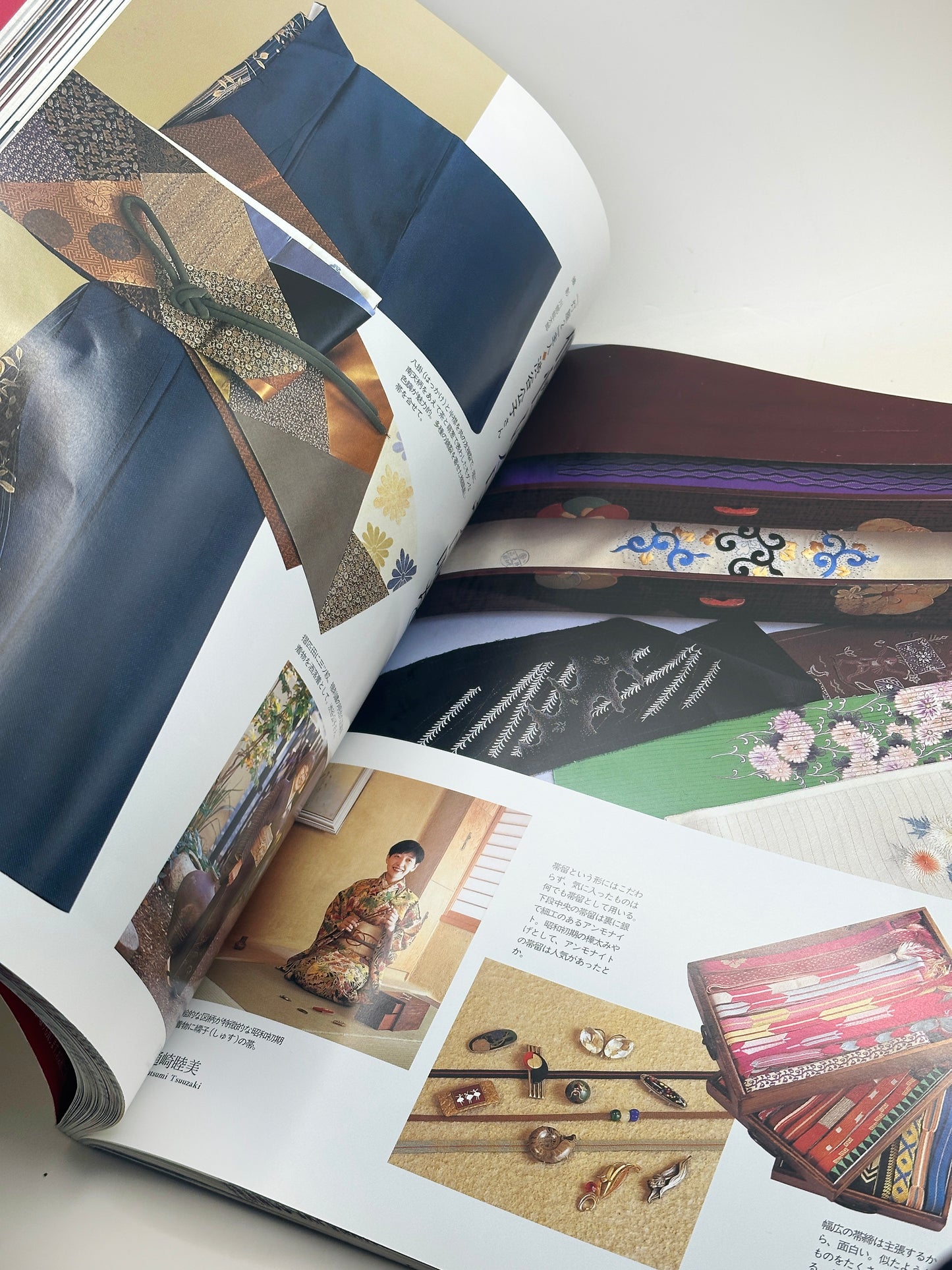 BK02 - Livre japonais vintage sur les kimonos 昔きものを楽しむ