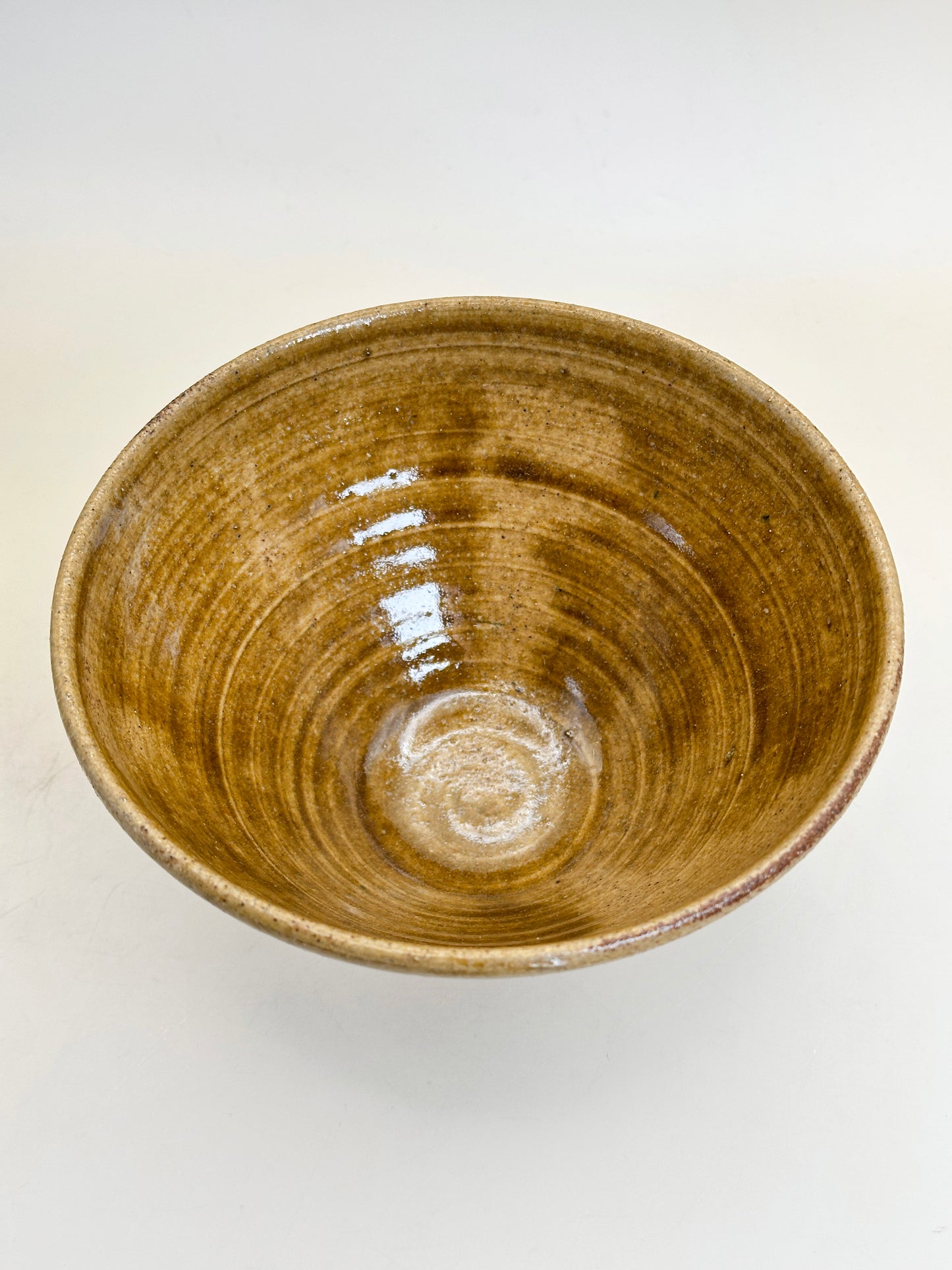 TC41 - Shigaraki-yaki Chawan de Nishida Ryōei 西田亮栄