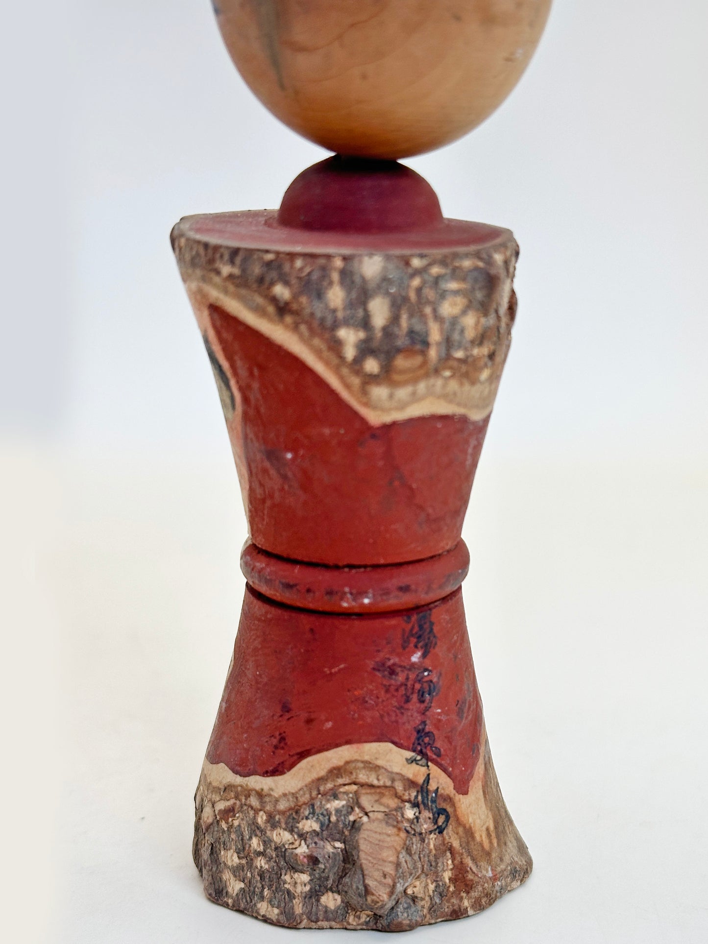 K10167 - Omiyage Kokeshi de Yubara Onsen 湯原温泉