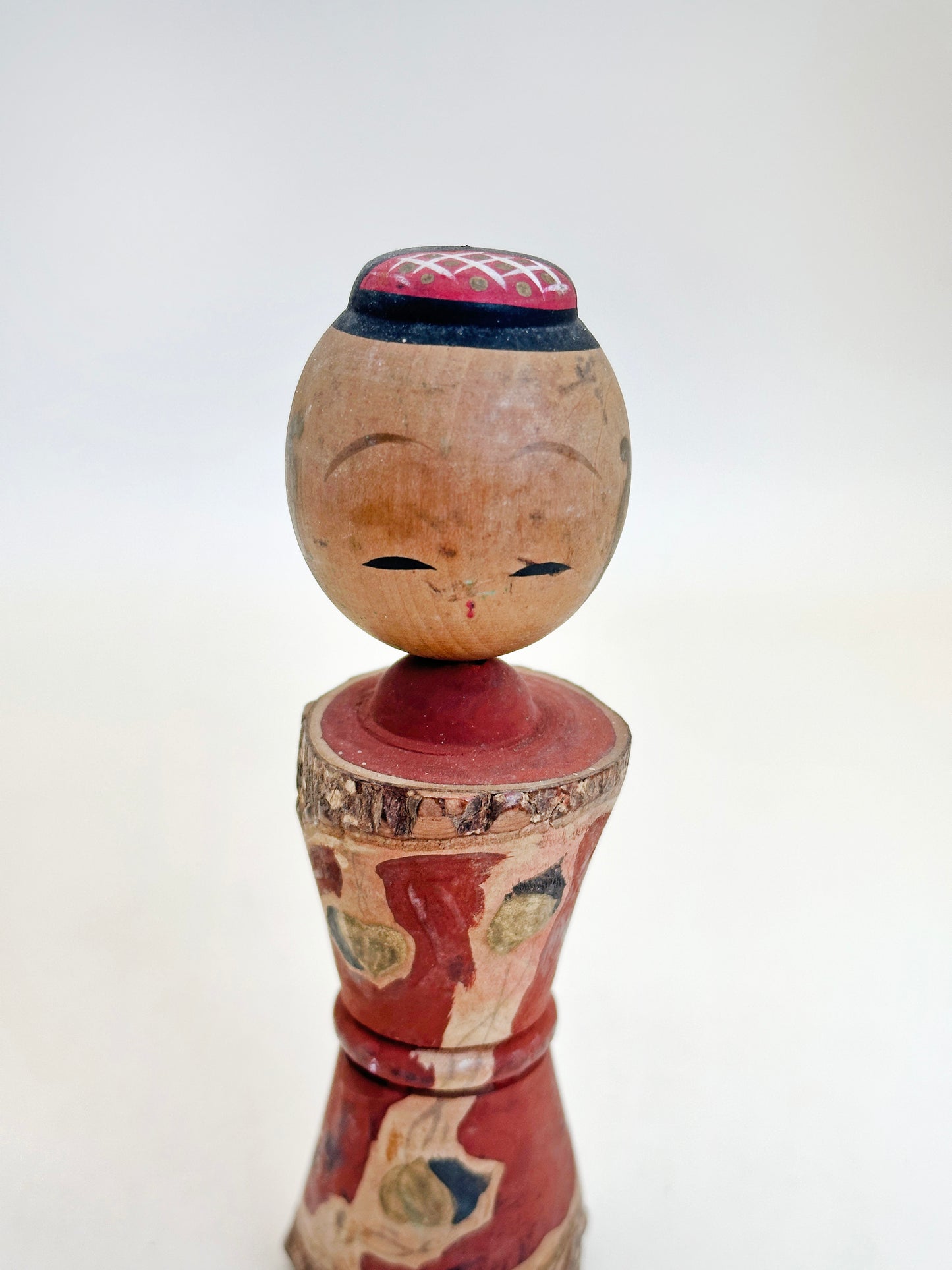 K10167 - Omiyage Kokeshi de Yubara Onsen 湯原温泉