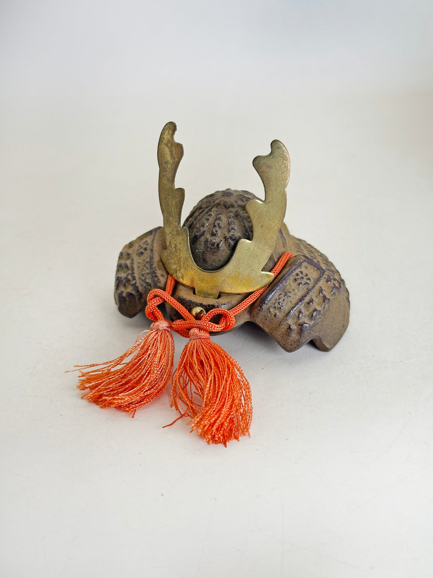 FT431 - Folk Craft of cast iron kabuto ornament 兜飾
