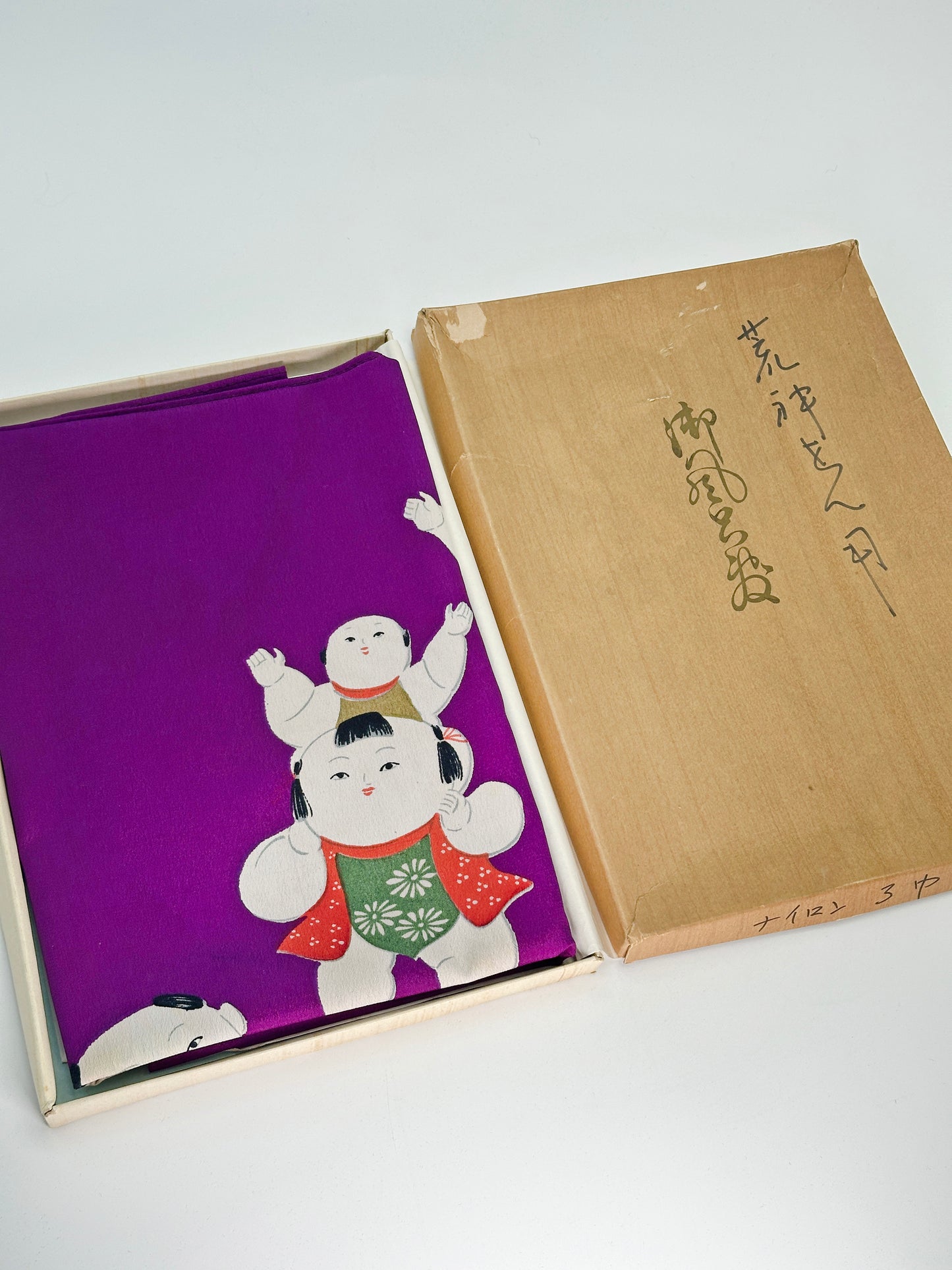 FA29 - Furoshiki de Kotobuki Ningyō 寿人形