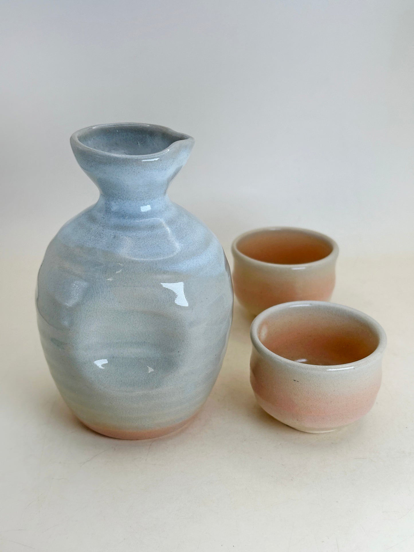 TB268 - Hagi-yaki Tokkuri and cups set 萩焼
