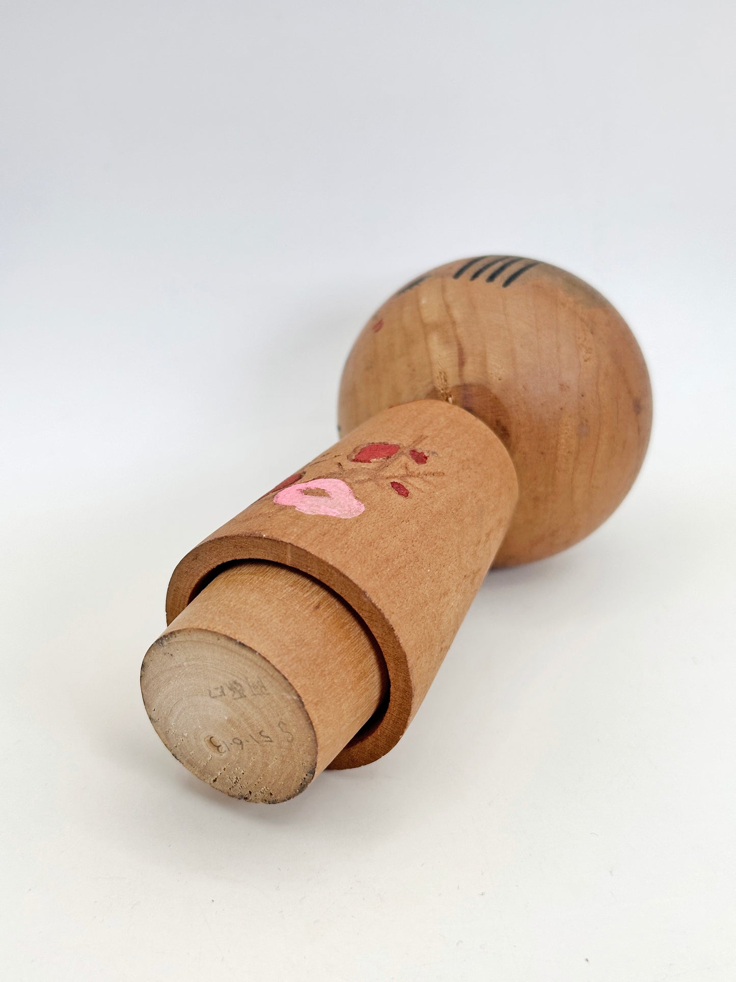 K15111 - Poupée kokeshi Sosaku du printemps 春待ち
