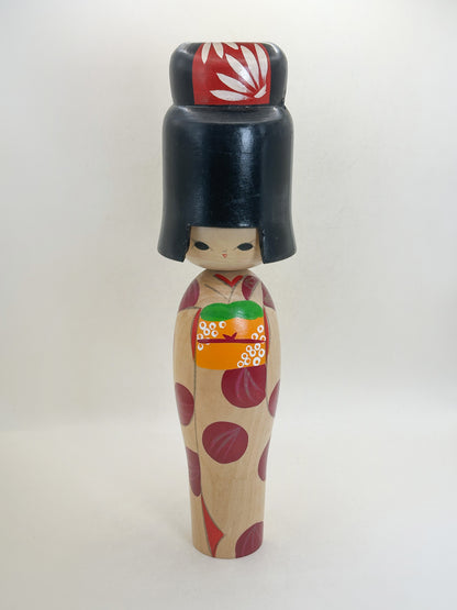 K30100 - Sōsaku kokeshi by Eiko Shibata 柴田栄子