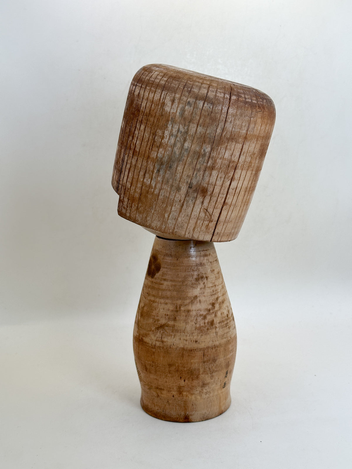 K25231 - Sosaku kokeshi by Ueda Izumi 值田和泉