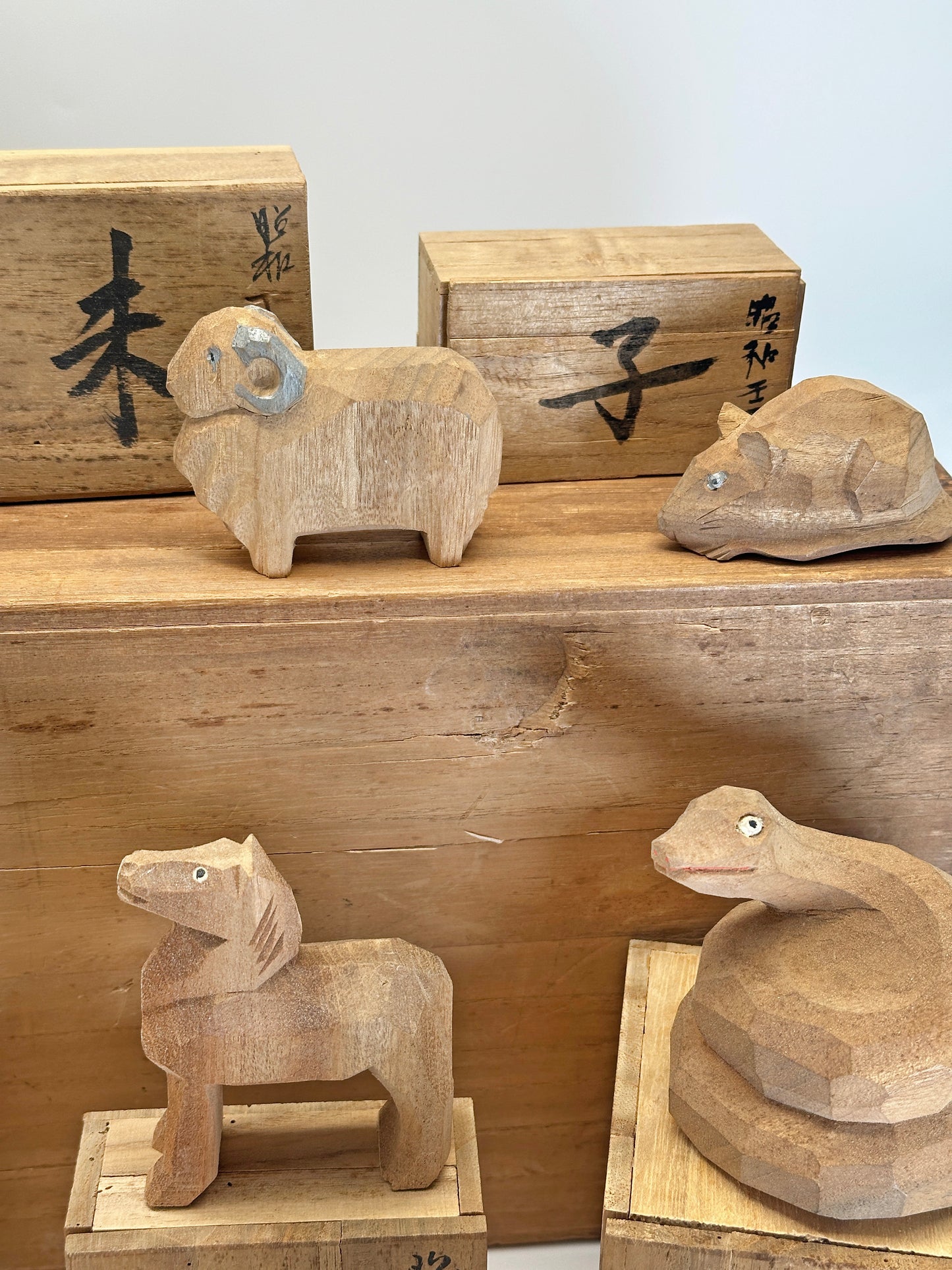 FT437 - Ensemble de figurines en bois sculpté de Kasuga Taisha 春日大社