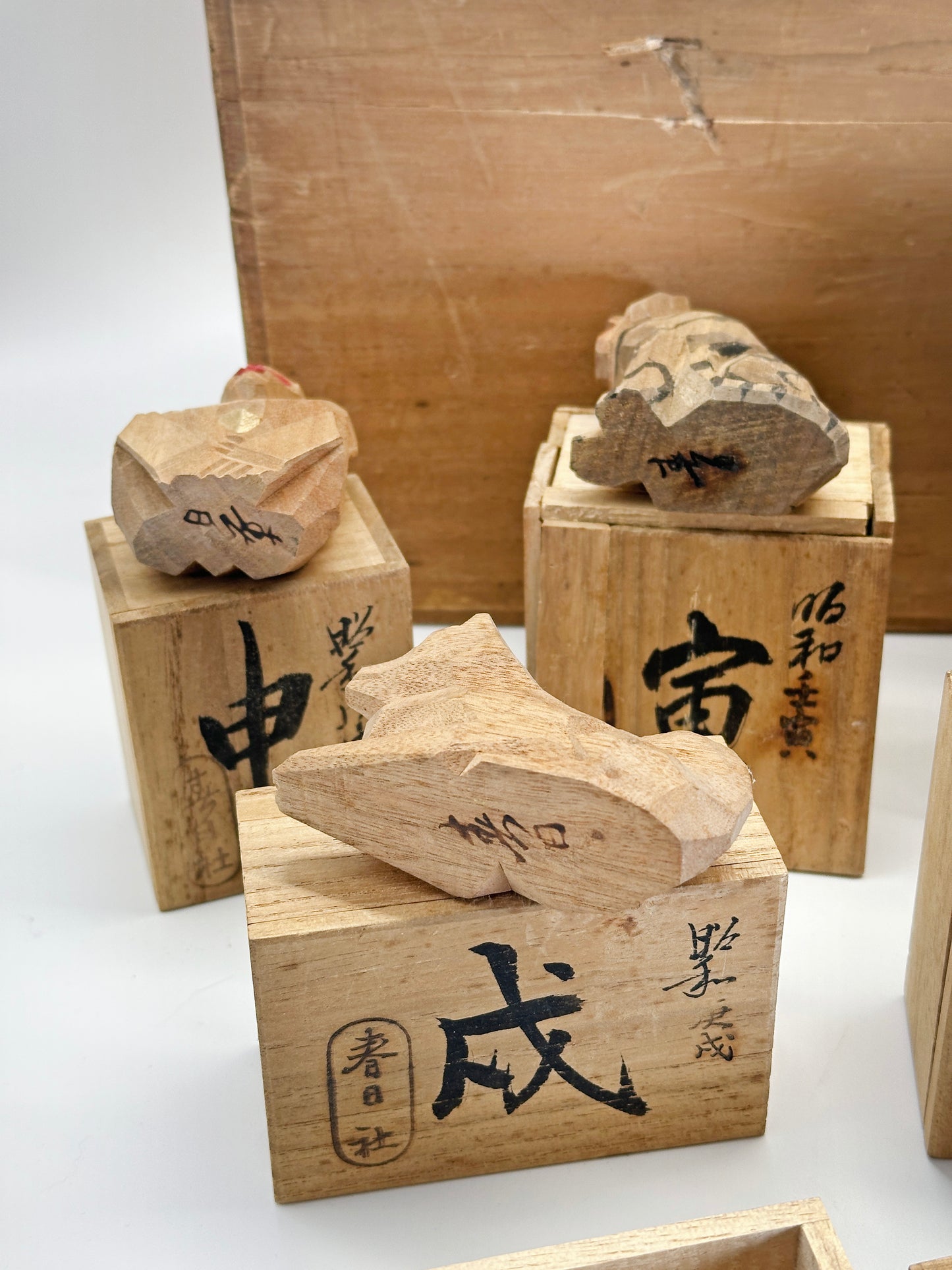 FT437 - Ensemble de figurines en bois sculpté de Kasuga Taisha 春日大社