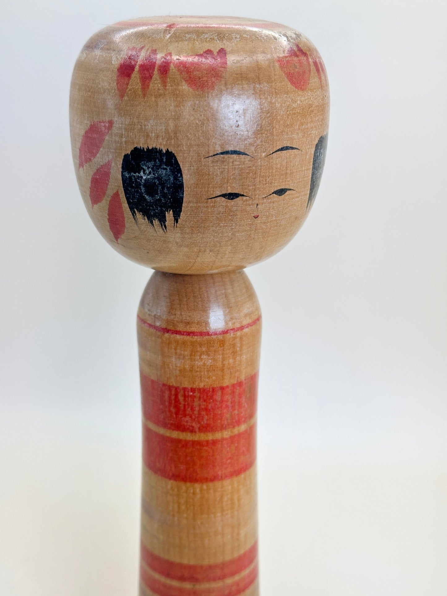 K25104 - Yajiro Kokeshi de Manabu Niiyama 新山学