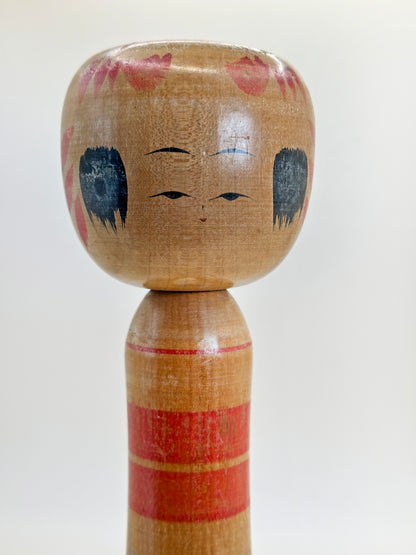 K25104 - Yajiro Kokeshi de Manabu Niiyama 新山学