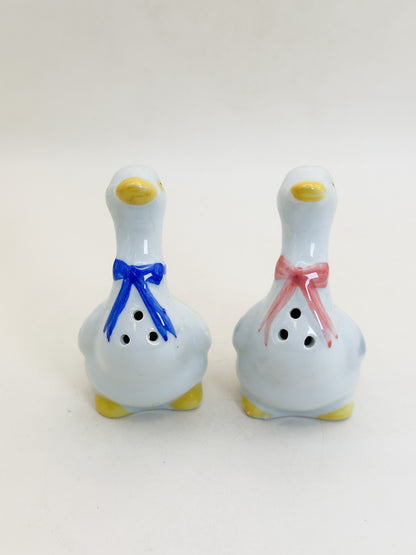 TB450 - Ducks Condiment Shakers アヒル