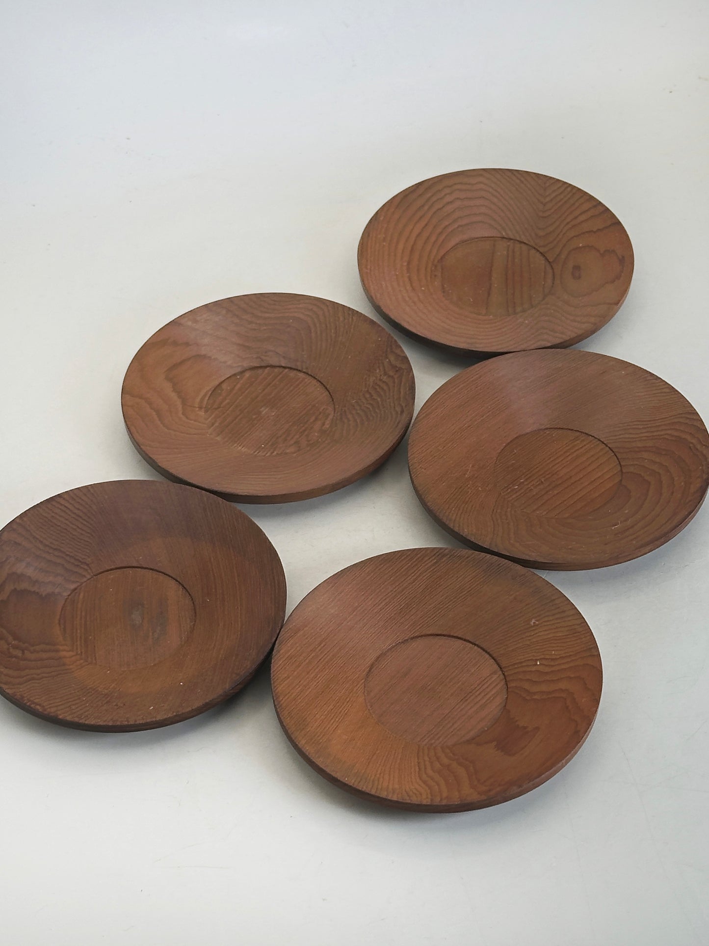 TB273 - Japon Soucoupes à thé en bois 木製茶托