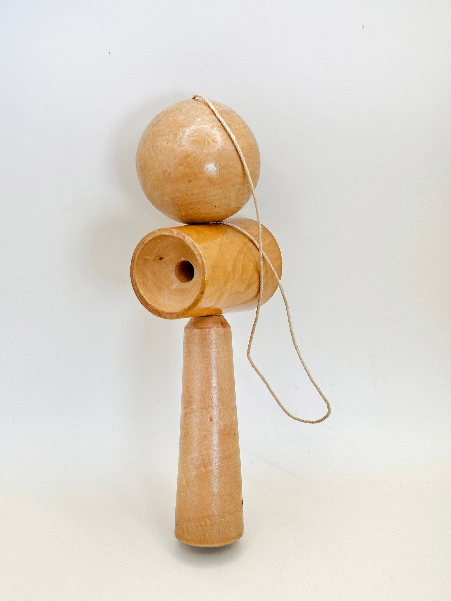 FT311 - Japanese folk craft toy Kendama けん玉