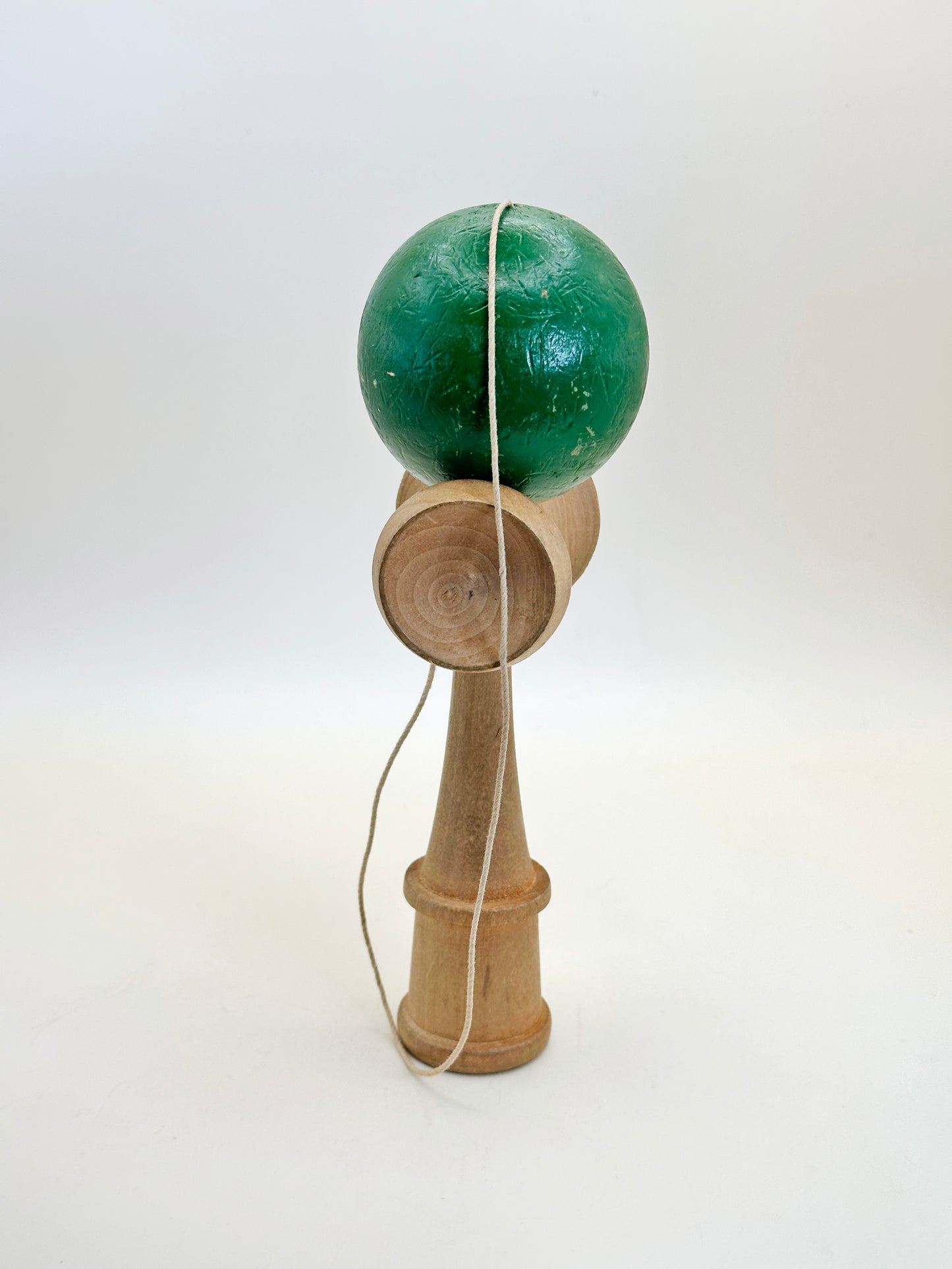 K20119 - Japanese folk craft toy Kendama けん玉