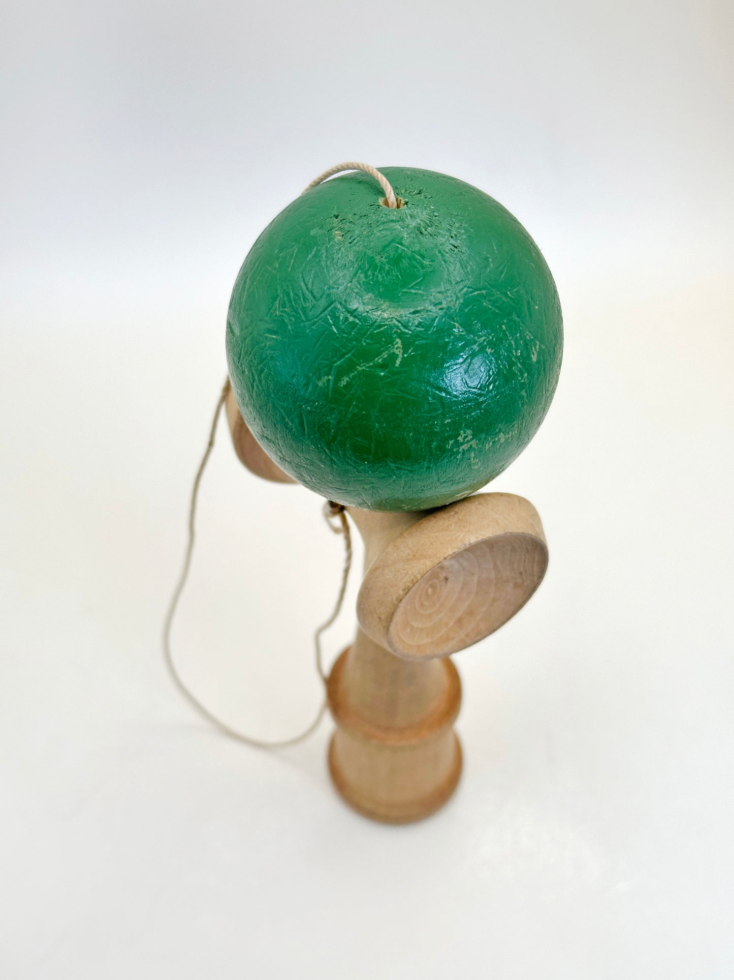K20119 - Japanese folk craft toy Kendama けん玉