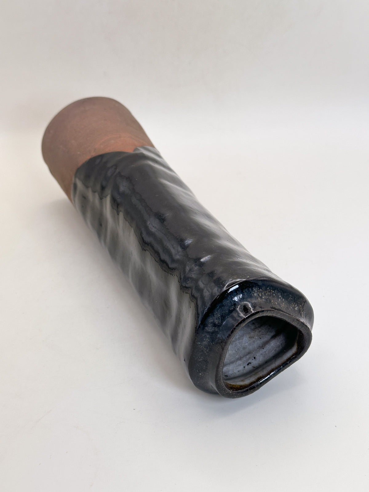 TB454 - Shigaraki Ware Black Glazed Vase 信楽焼