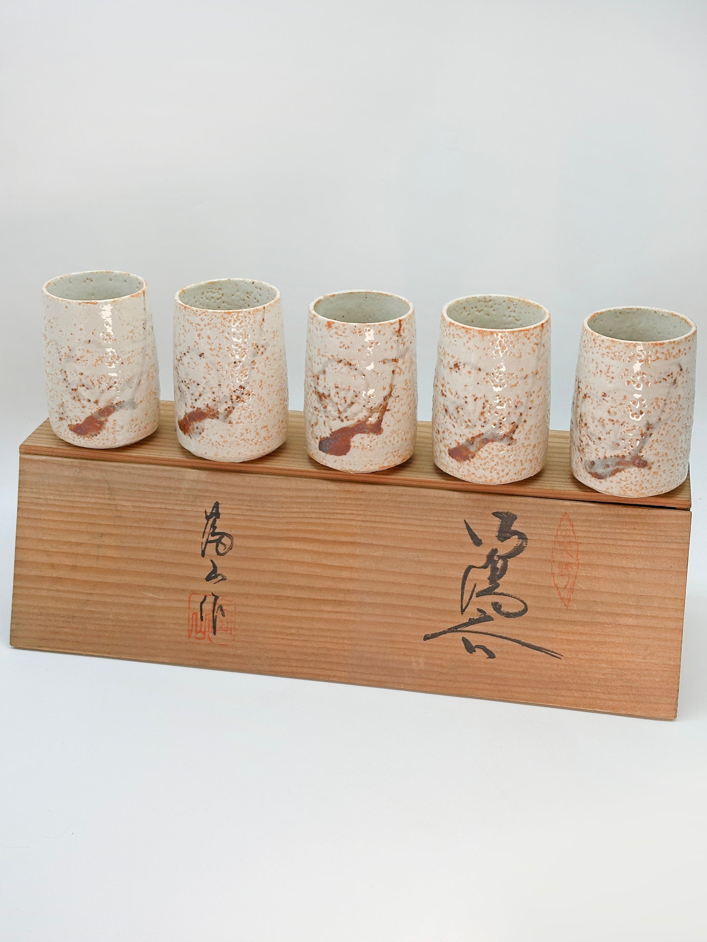 TB274 - Tasses à thé yunomi Shino-yaki 志野焼