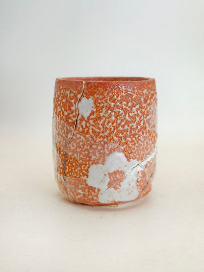 TB281 -  Shino-yaki tea cup for Kintsugi 志野焼