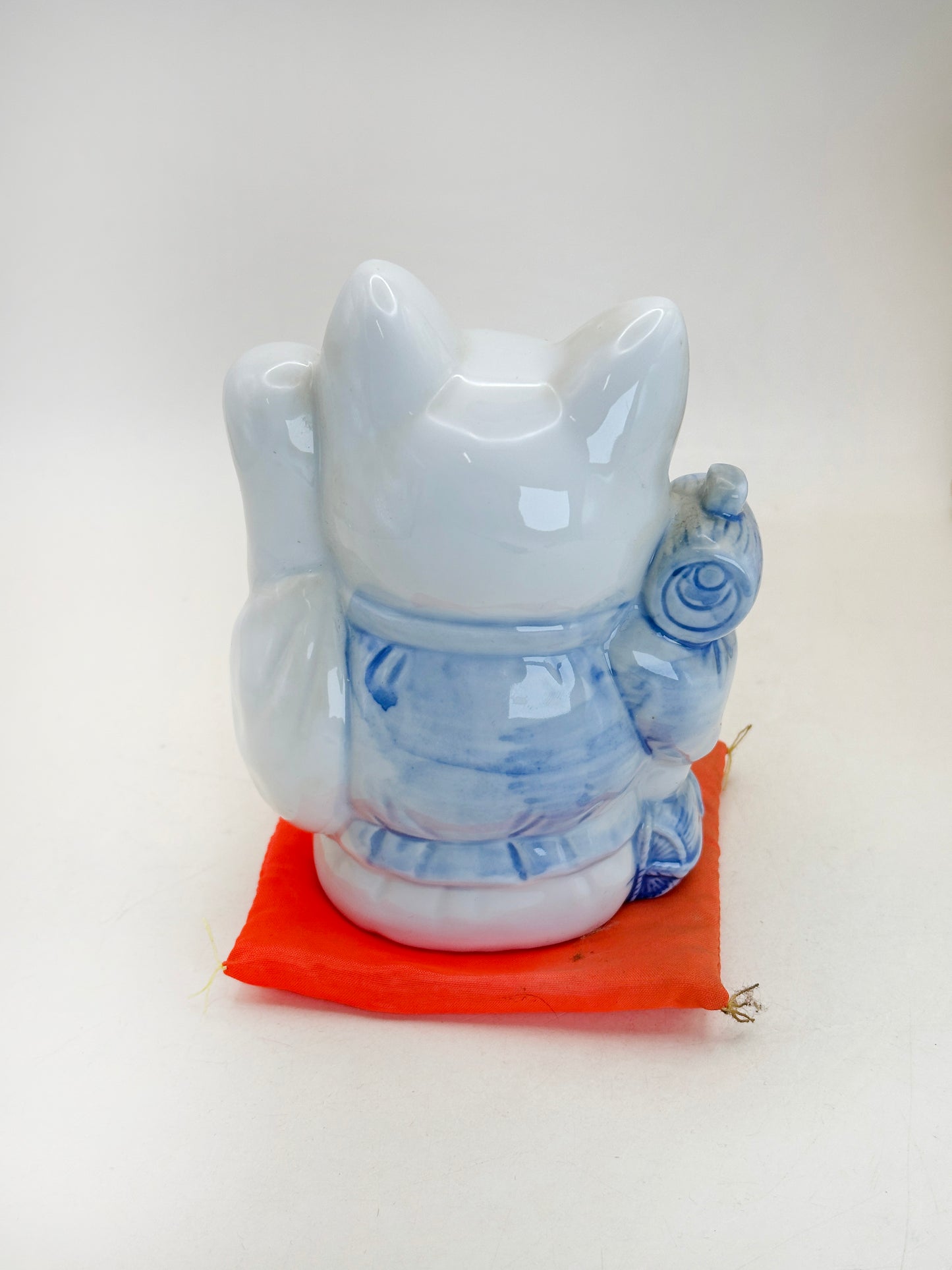 FT444 - Chat Maneki Neko en porcelaine d'Arita 有田焼