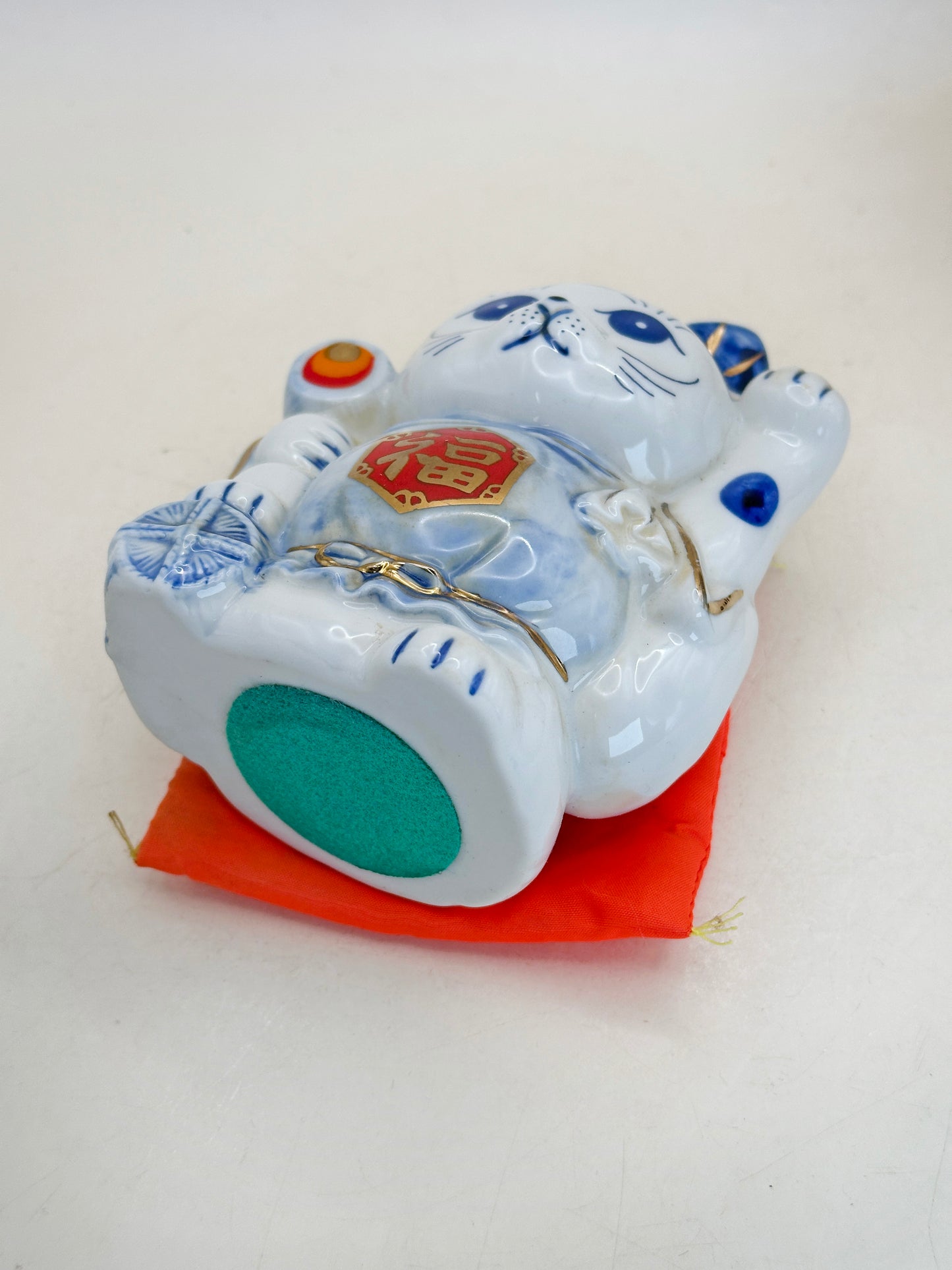 FT444 - Chat Maneki Neko en porcelaine d'Arita 有田焼