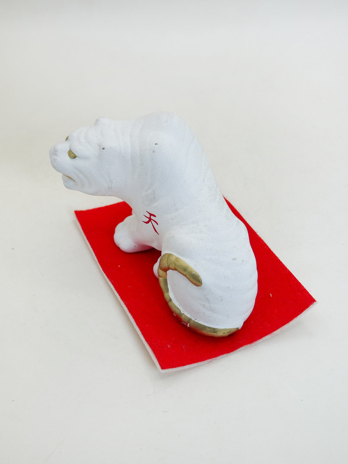 FT602 - Yakushigama White Tiger Eto Figurine 薬師窯