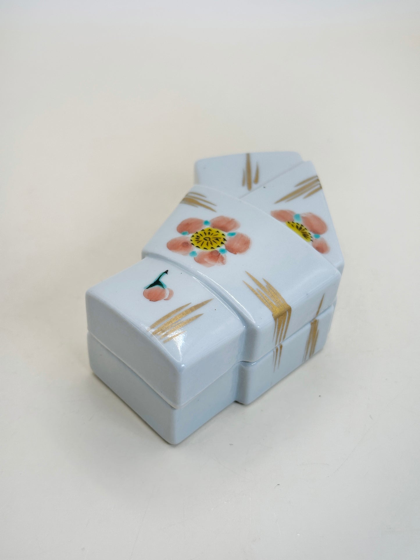 TB162 - Kōgō Incense Box by Yamagami Chikuho 山上竹鳳