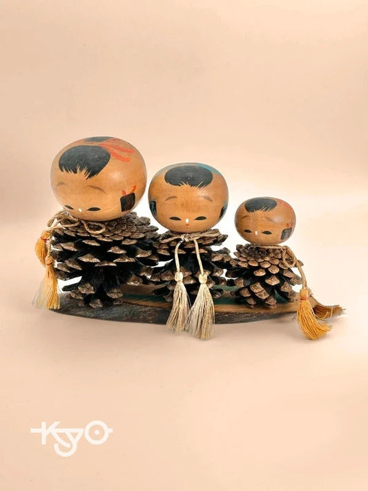 FT97 - Poupée kokeshi Omiyage pomme de pin