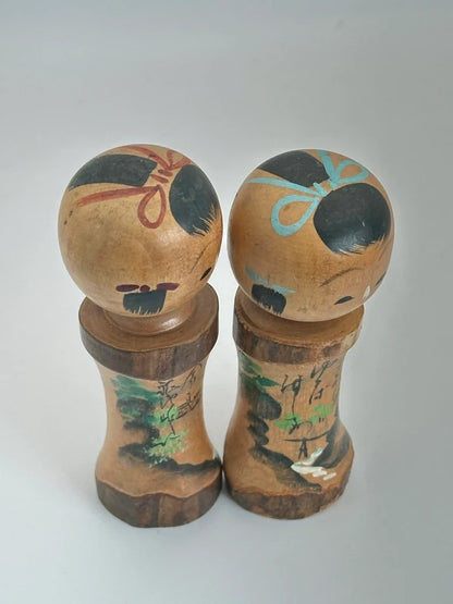 K10096 - Paire de kokeshi omiyage vintage