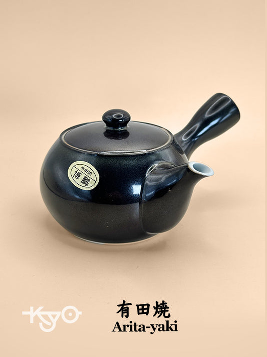 TB67 - Petite Théière en Porcelaine d'Arita-yaki 有田焼