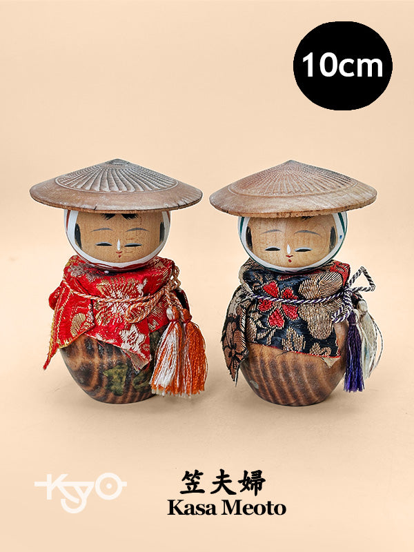 K10199 - Omiyage Kasa kokeshi de Couple 笠夫婦