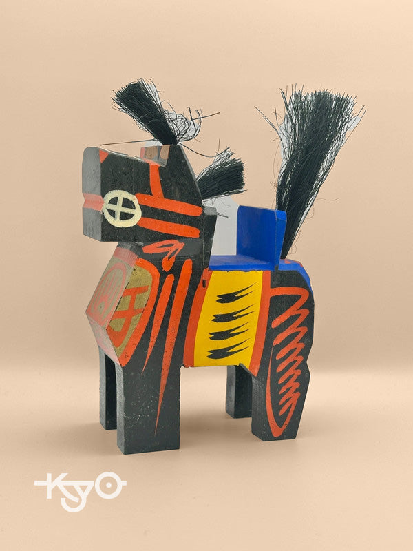 FT23 - Jouet folklorique Miharu Goma