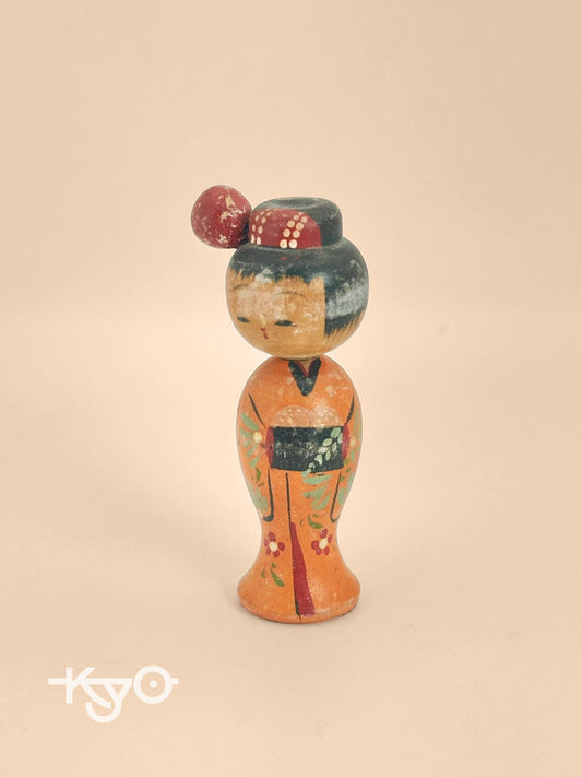 K10093 - Vintage omiyage kokeshi doll