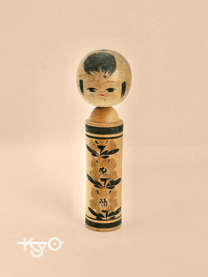 K10101 - Vintage Monochrome kokeshi doll